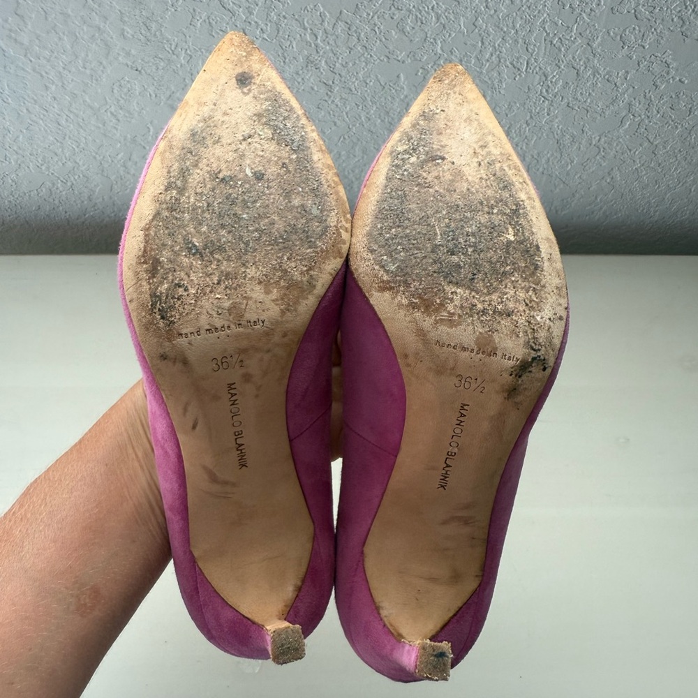 Manolo Blahnik BB90 Magenta Suede Pointed Toe Pumps sz: 6 1/2 - Picture 16 of 16